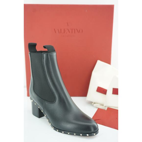 Valentino Beatle Chelsea RockStud Ankle Boot Size 35 Pointy Biker NIB $1375 - Picture 1 of 12